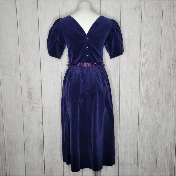 Vintage 80s Blue Velveteen Puff Sleeve Midi Dress with Braided Belt, size 9/10 - Picture 7 of 10